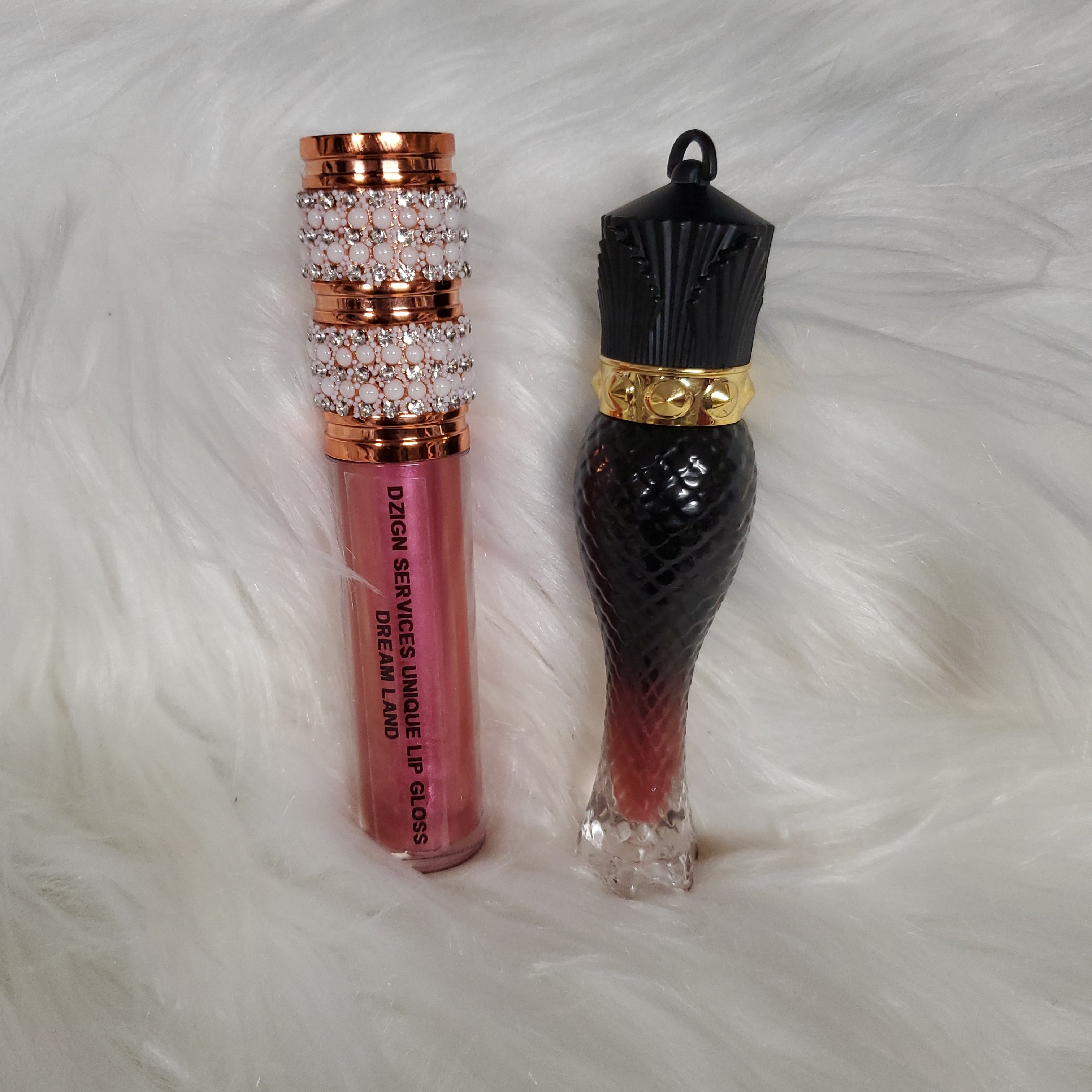 Dzign Services Unique Lip Gloss