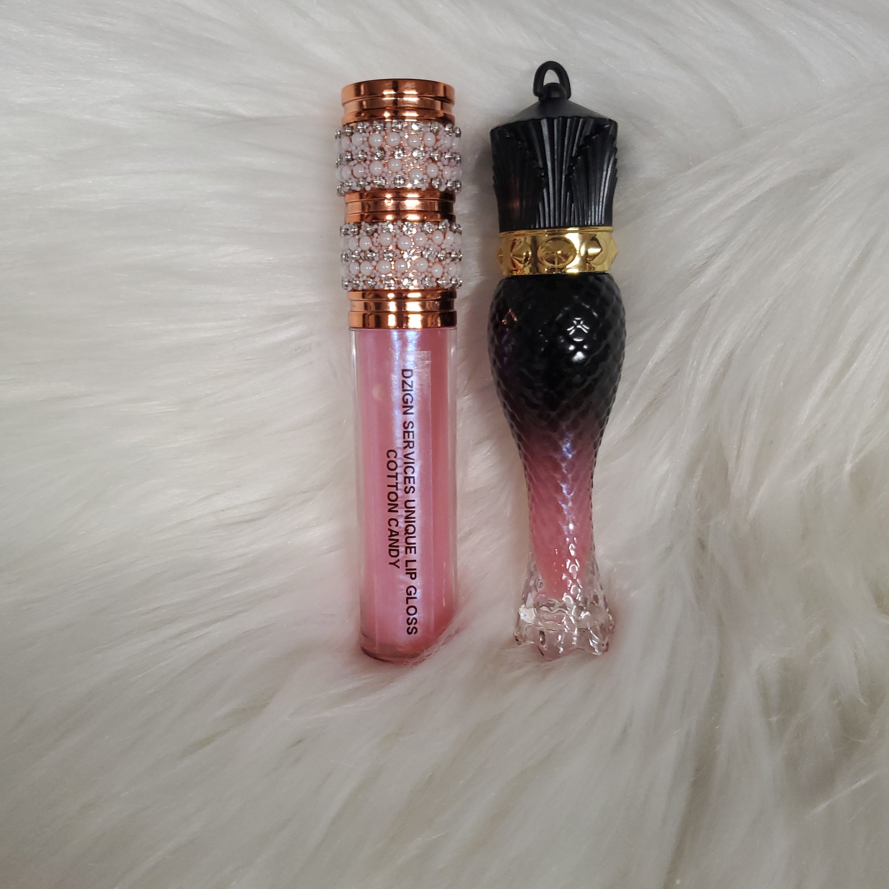 Dzign Services Unique Lip Gloss