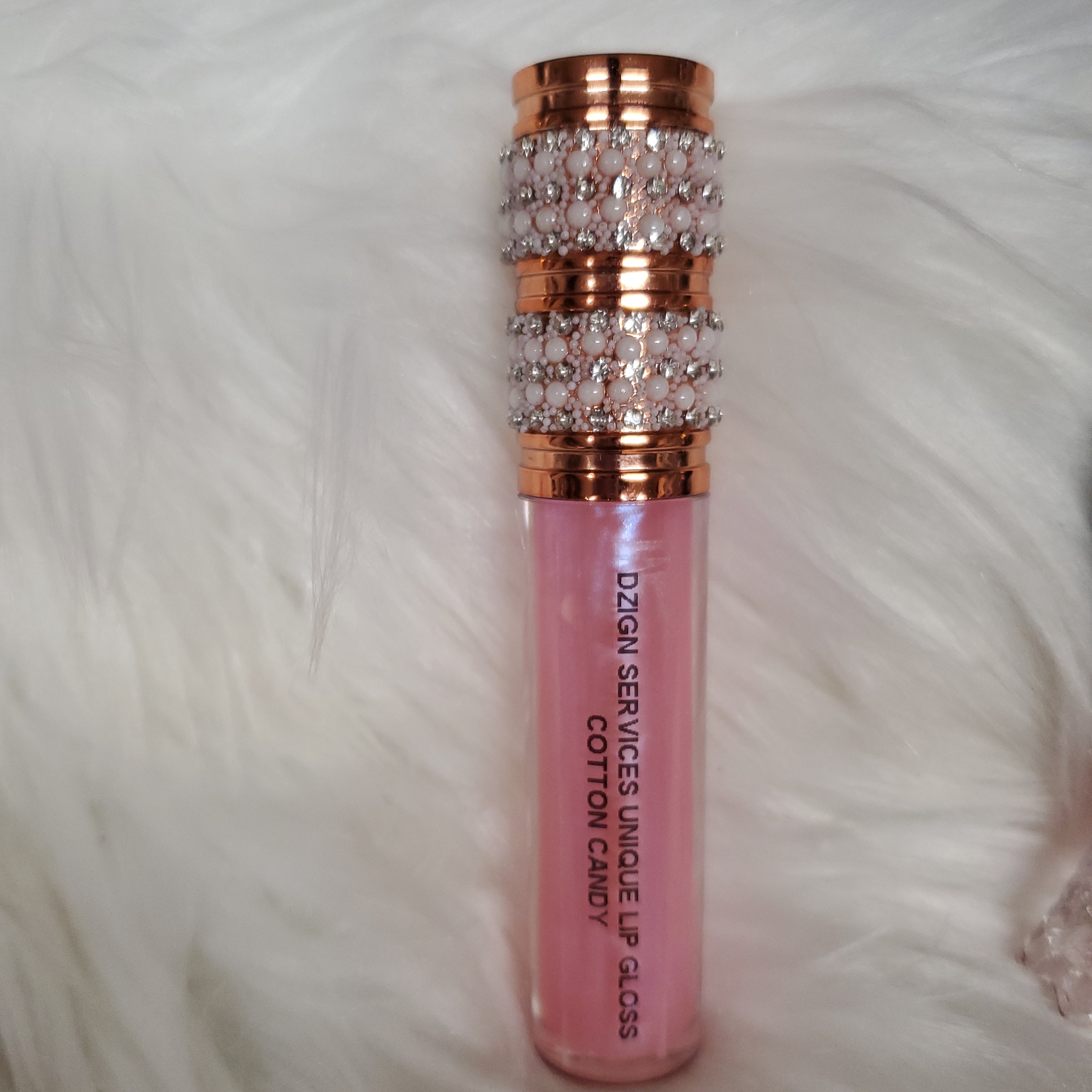 Dzign Services Unique Lip Gloss