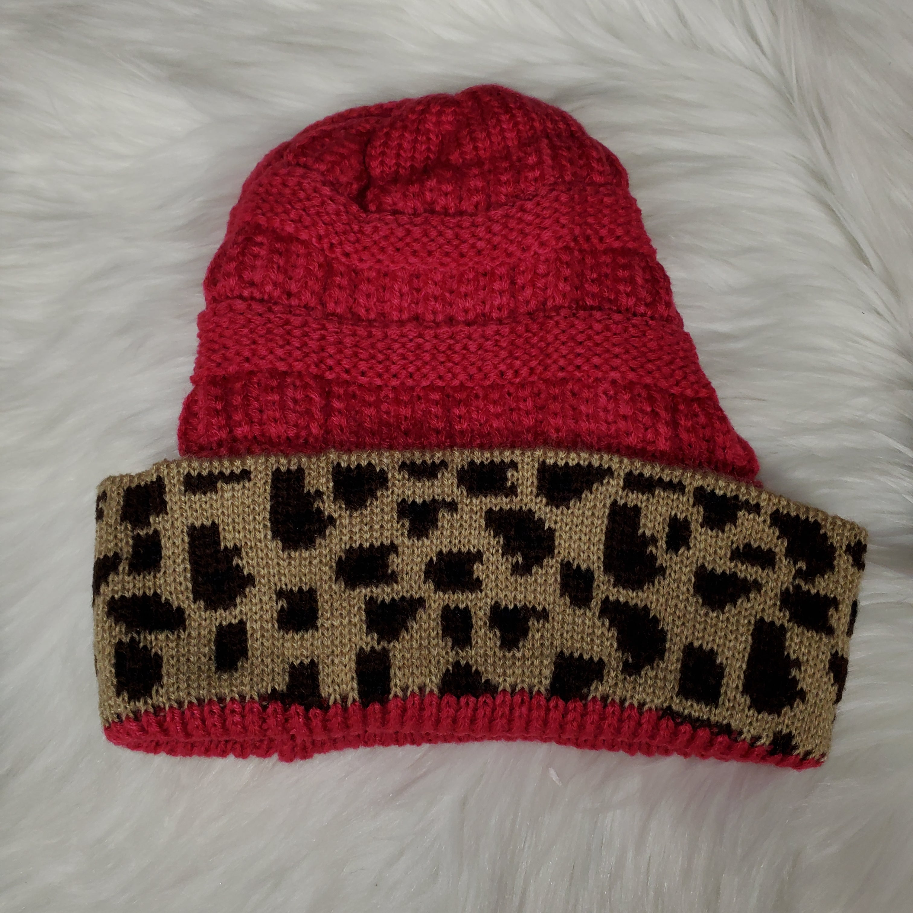 Dzign Services Unique Leopard Beanies