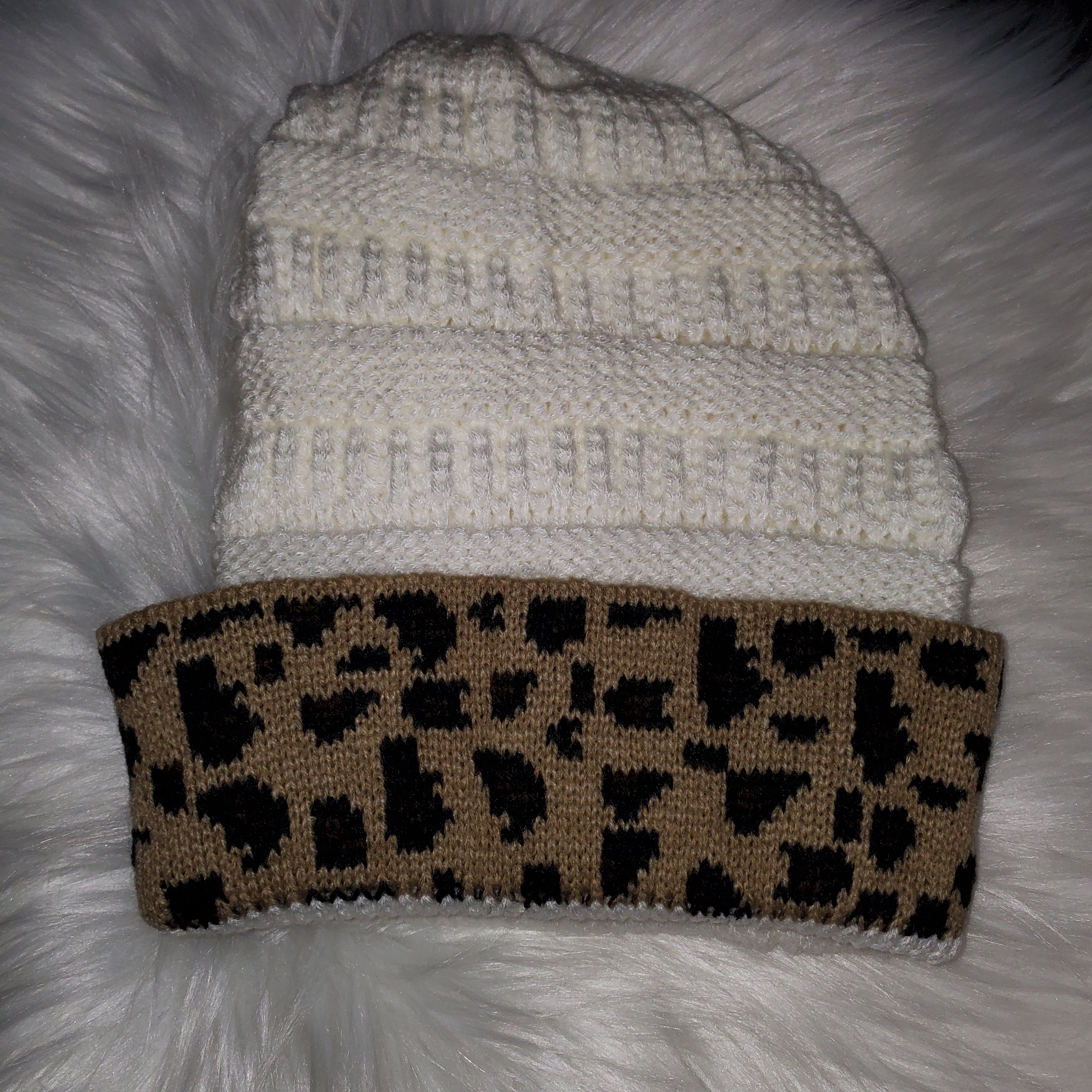 Dzign Services Unique Leopard Beanies